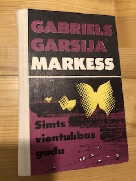 Simt vientulības gadu