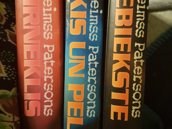 Zirneklis. Kaķis un pele. Zebiekste