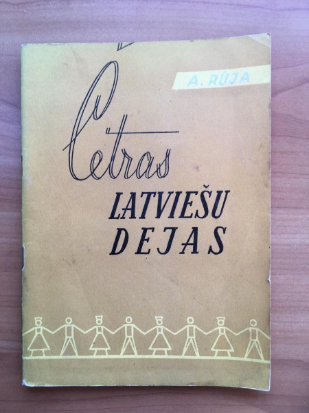 Četras latviešu dejas