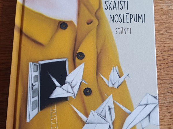 Ellīgi skaisti noslēpumi