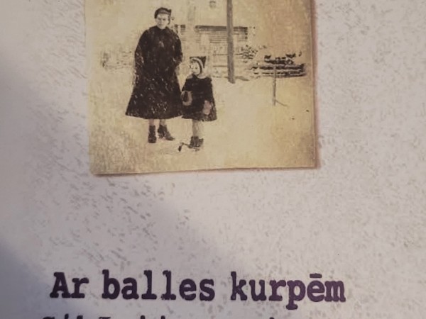 Ar balles kurpēm Sibīrijas sniegos