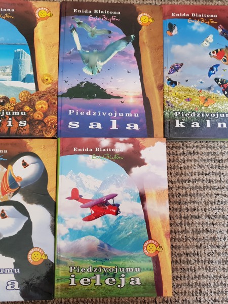 Piedzīvojumu kuģis/sala/kalns/jūra/ieleja