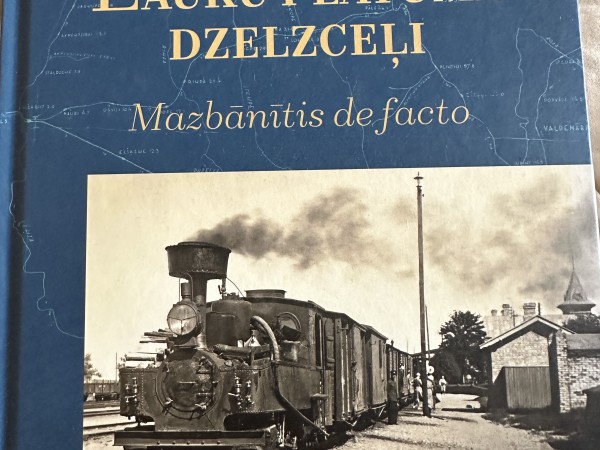 Lauku platuma dzelzceļi. Mazbānītis de facto.