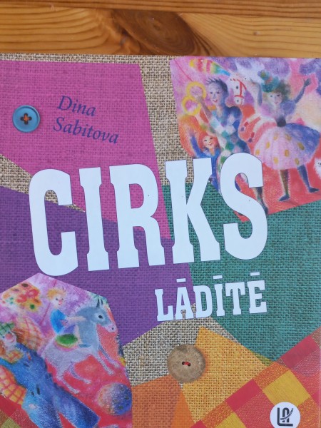 Cirks lādītē