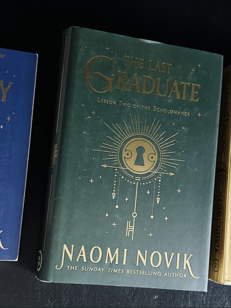 SCHOLOMANCE triloģija