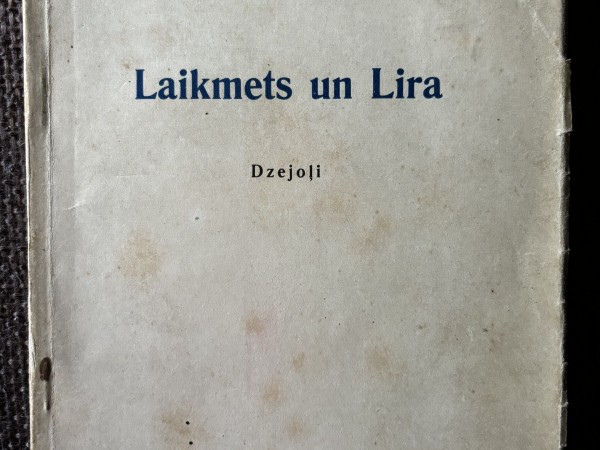 Laikmets un lira