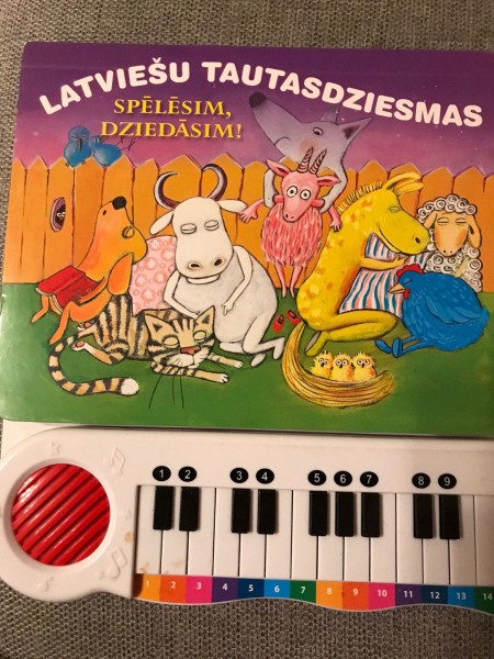 Spēlēsim, dziedāsim! Latviešu tautasdziesmas