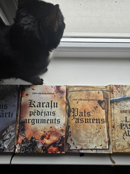 Pirmais likums (Pats asmens / Pirms tie pakārti / Karaļa pēdējais arguments) + Labāk pasniegt aukstu