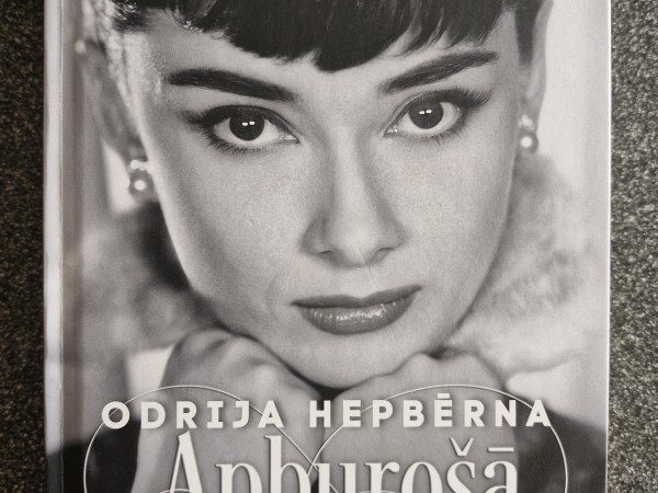 ODRIJA HEPBĒRNA Apburošā