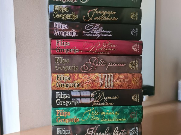 Otra Boleinu meita, Baltā princese, Boleinu mantojums... kopā 11 grāmatas