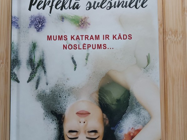 Perfektā svešiniece