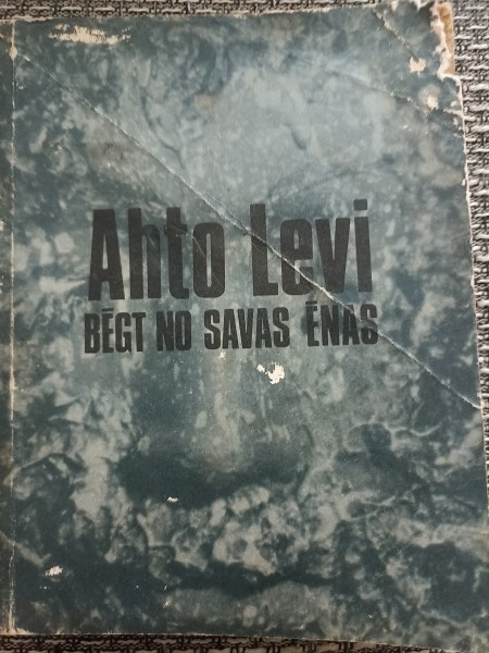Bēgt no savas ēnas