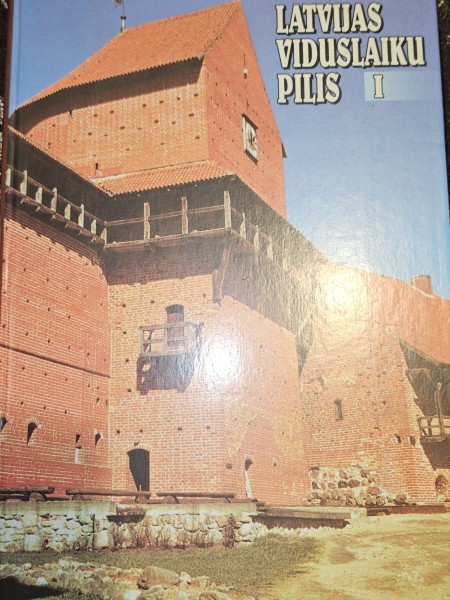Latvijas viduslaiku pilis I