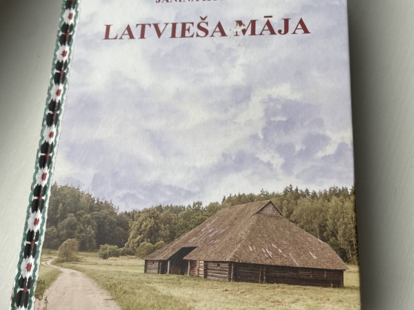 Latvieša māja