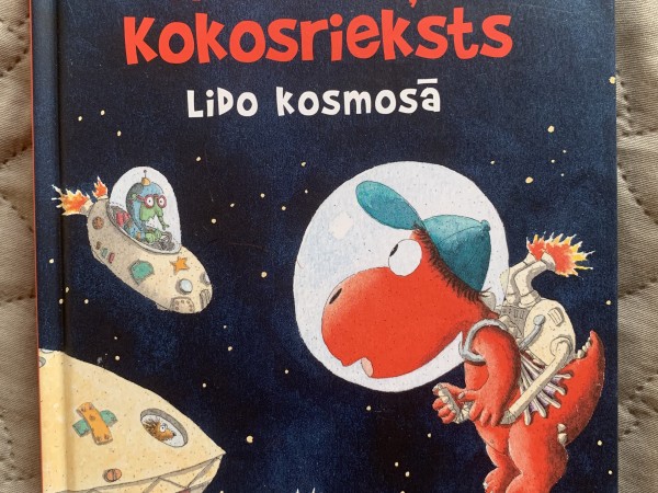 Mazais pūķis Kokosrieksts lido kosmosā