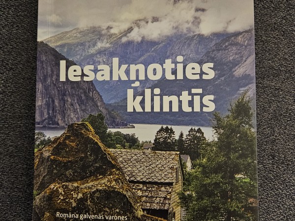 Iesakņoties klintīs