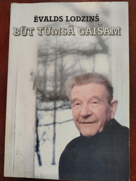 Būt tumsā gaišam