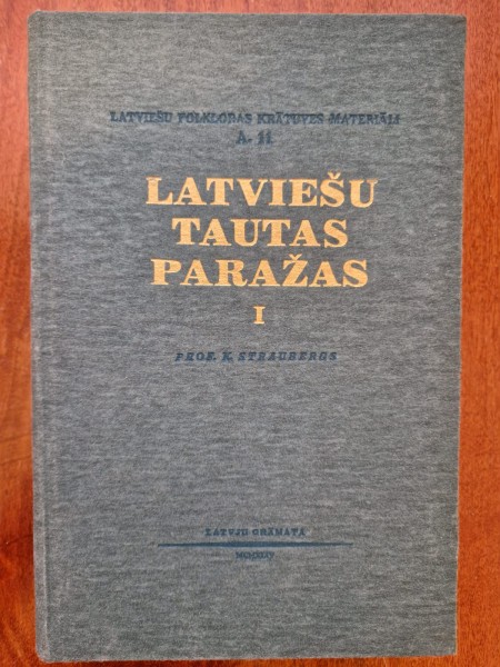 Latviešu tautas paražas