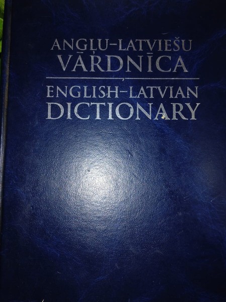 Angļu-latviešu vārdnīca