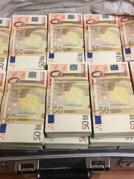 How to identify a counterfeit banknote WhatsApp:...+4917620522010