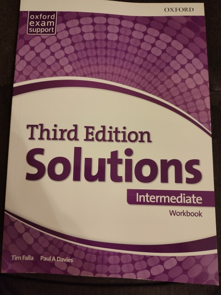 Solutions intermediate Workbook