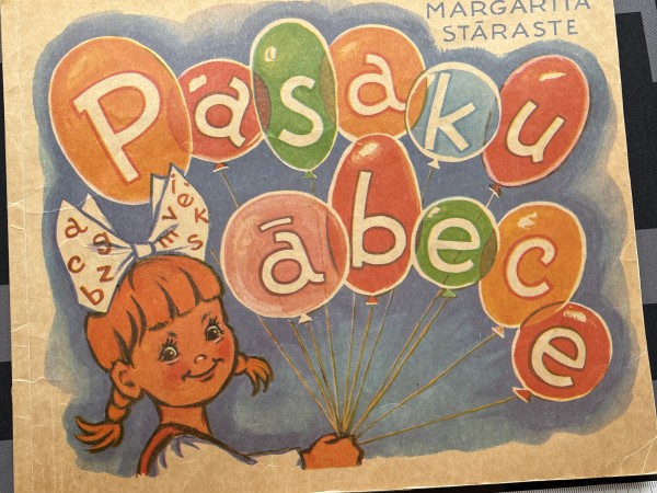Pasaku ābece