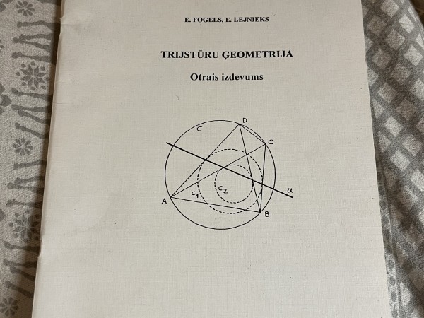 Trijstūru Ģeometrija