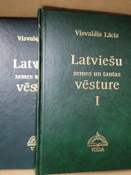 Latviešu zemes un tautas vēsture I un II daļa
