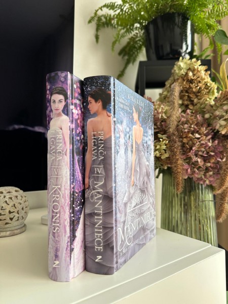 Prinča līgava: Mantiniece IV, Kronis V