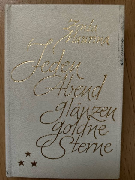 Jeden Abend glanzen goldne Sterne