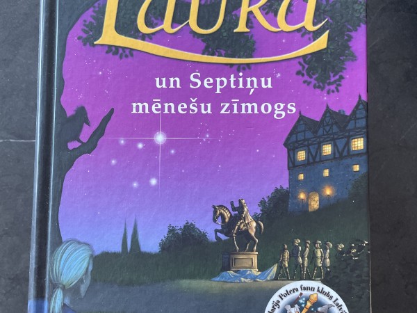 Laura un septiņu mēnešu zīmogs