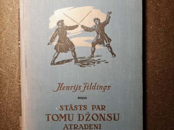 Stāsts par Tomu Džonsu Atradeni