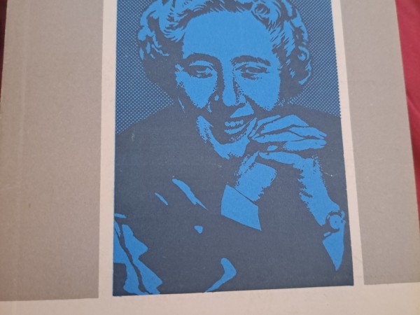 Agata Kristi Romāni