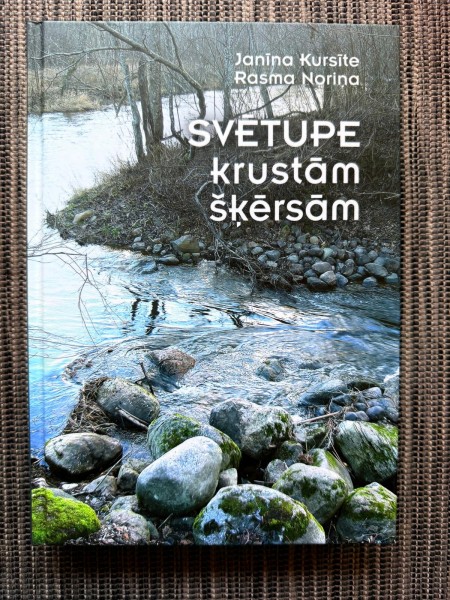 Svētupe krustām šķērsām