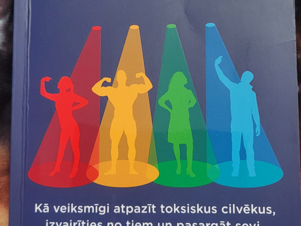 Apkārt vieni vienīgi narcisi!