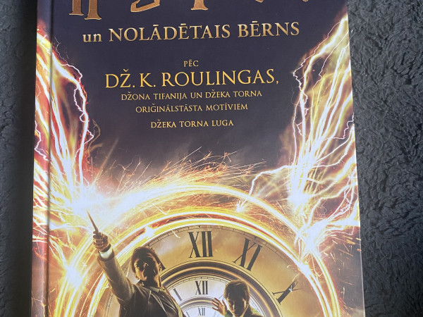 Harijs Poters un nolādētais bērns