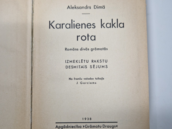 Karalienes kakla rota