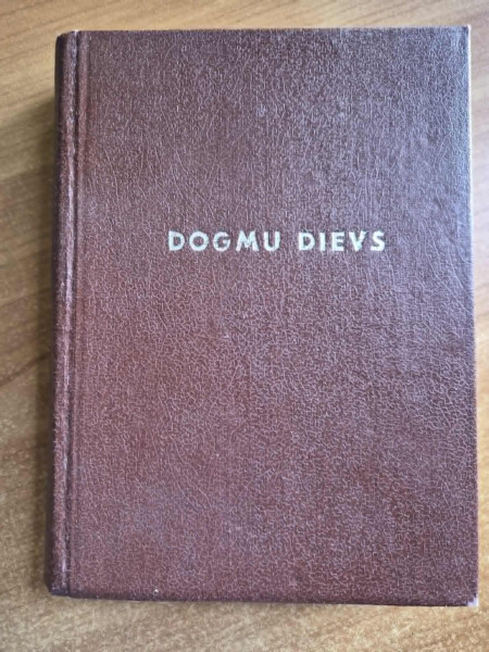 Dogmu dievs 1. grāmata