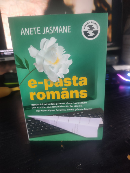 e-pasta romāns