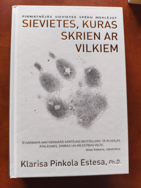 Sievietes, kuras skrien ar vilkiem