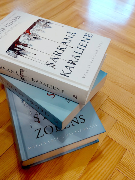 Sarkanā karaliene un Stikla zobens