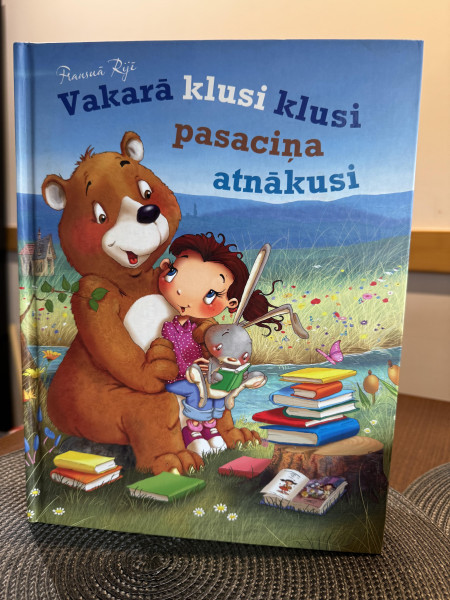 Vakarā klusi klusi pasaciņa atnākusi