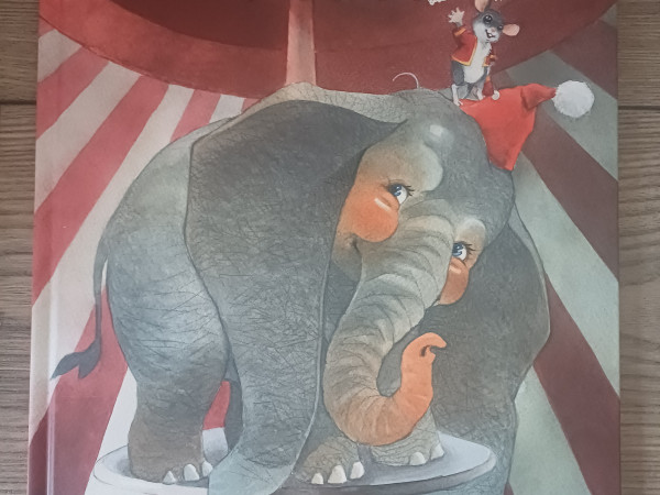 Lidojošais zilonēns Dambo